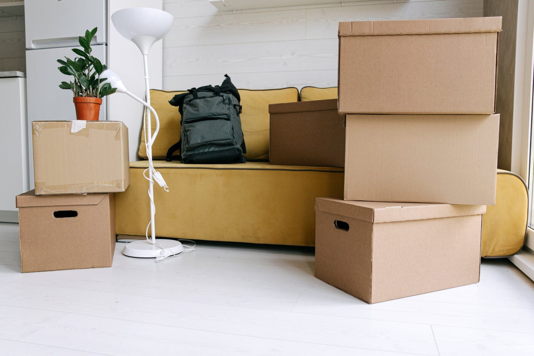 Как упаковать мебель и вещи при переезде