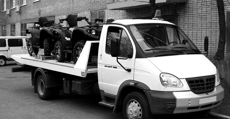 Перевозка квадроцикла с помощью грузового такси