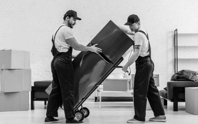 Что делать, если грузчики повредили имущество при перевозке: пошаговая инструкция