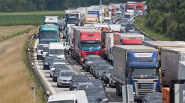 Грузоперевозки в условиях военного положения: ограничения и правила